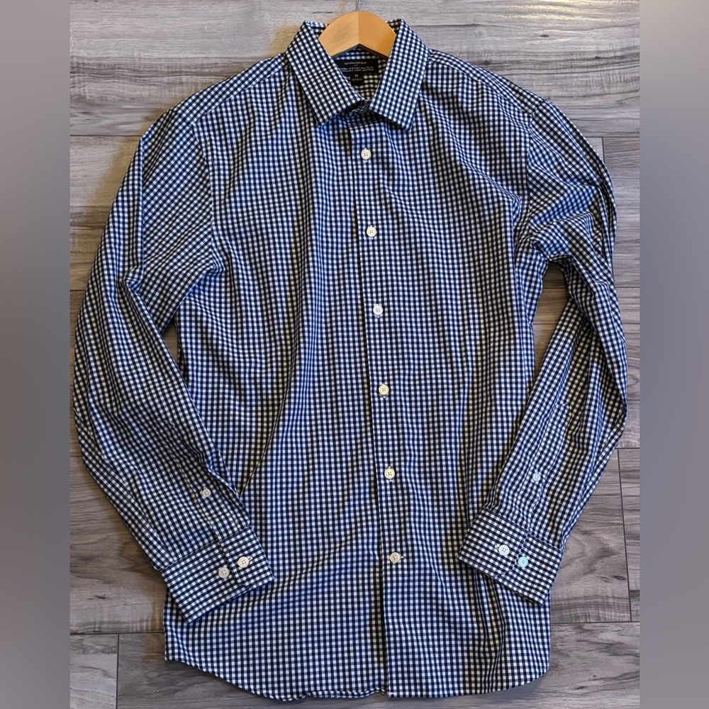 3/$25 Banana Republic Men's Navy Blue and White Gingham Shirt Athletic Fit